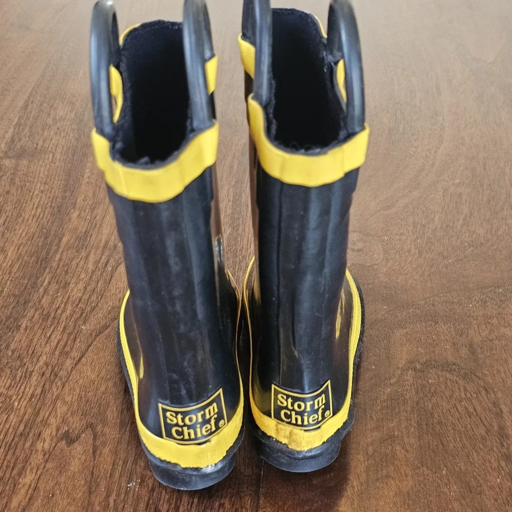Storm Chief Kids Rain Boots Size 5 Boy Steel Shank Pull On